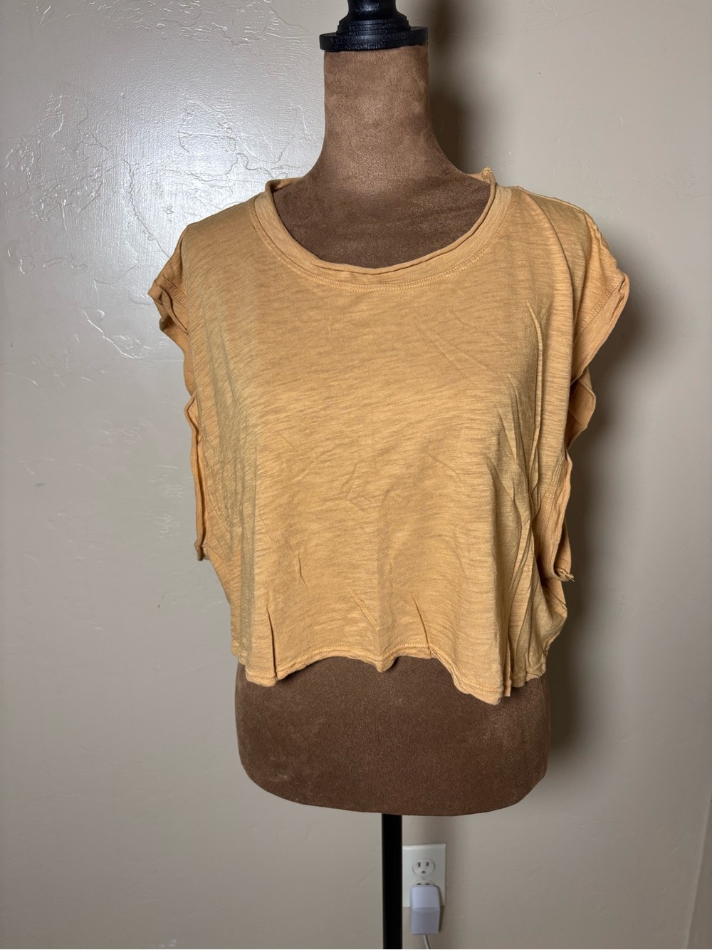 We The Free Cropped Tee in Mustard Yellow Cotton Blend Large NWT
